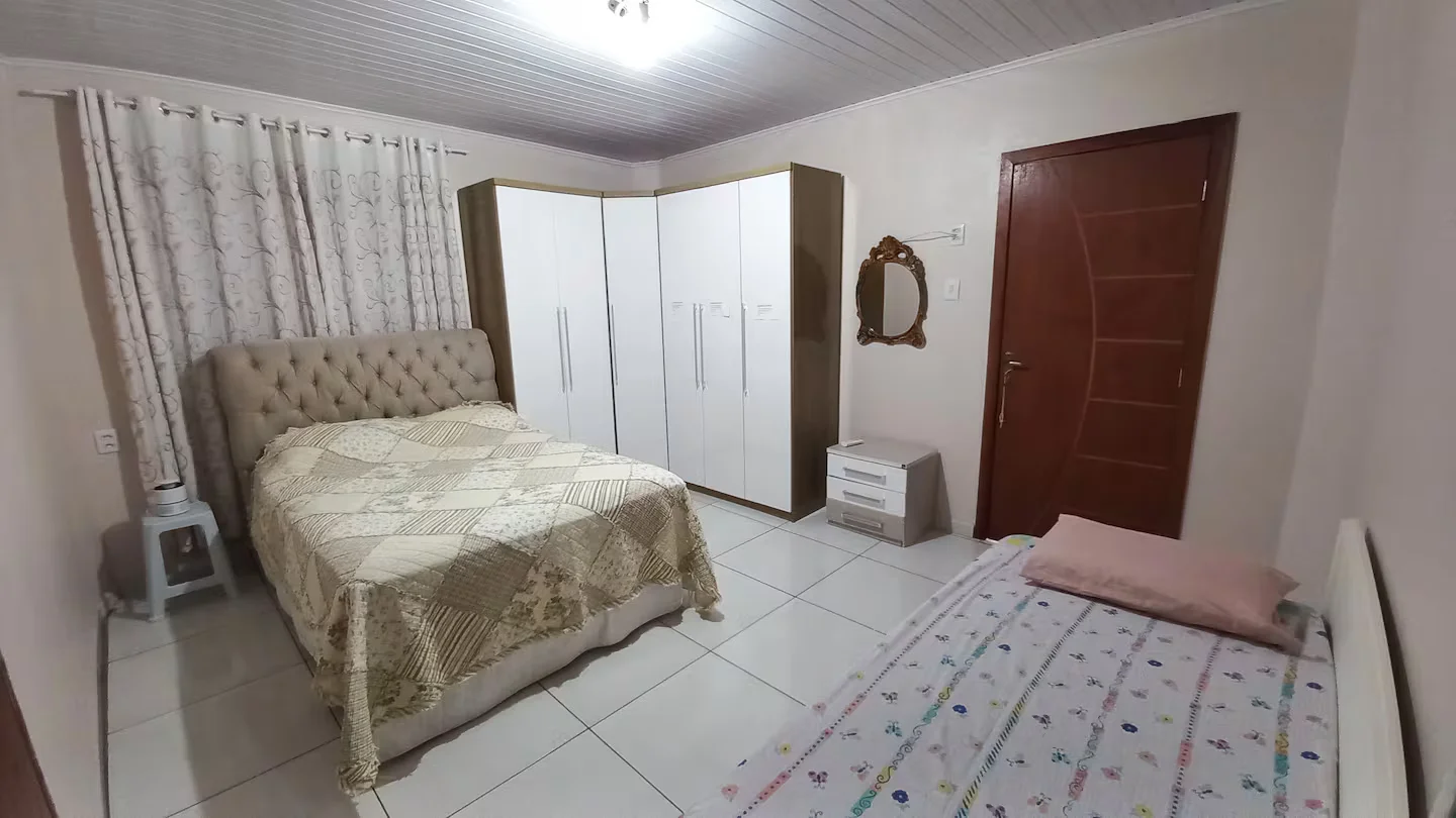 Suíte master com cama de casal